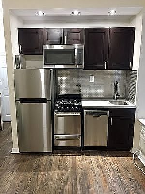 5th image of 35 W 64th St APT 4E