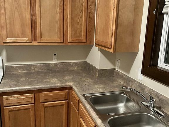 2nd image of 512 N Main St #8