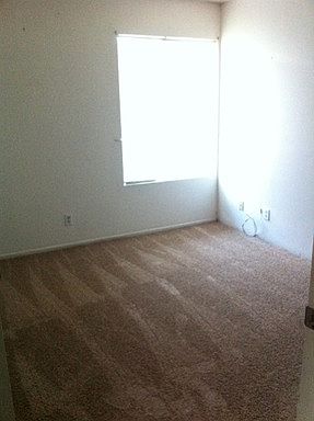 5th image of 571 Holly Ave #109