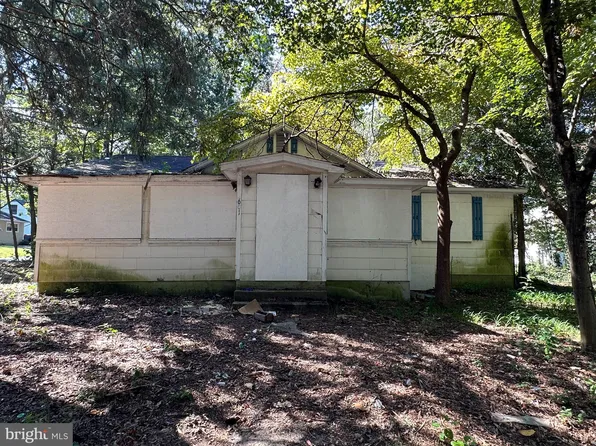 601 Hunters Blvd, Browns Mills, NJ 08015