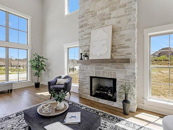 2nd image of 3297 Grassland Cir #7