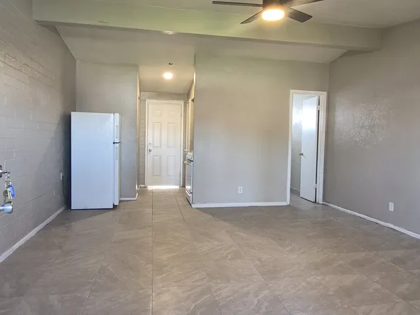 255 W Flores St #111, Tucson, AZ 85705