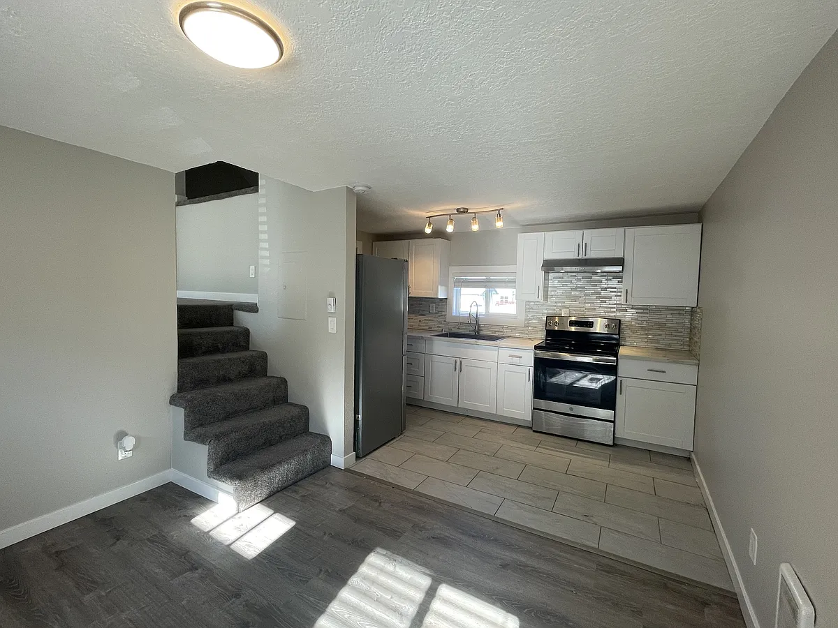 Building Photo - 5009 NE Hazel Dell Ave #10