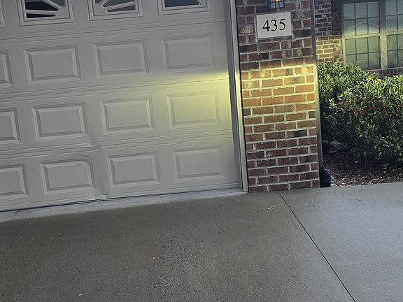 3rd image of 435 Beacon Dr #435