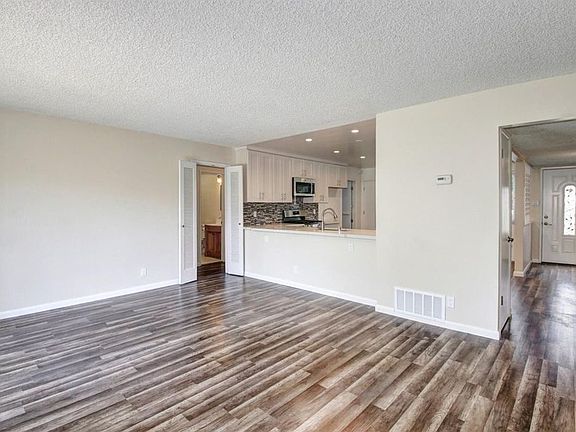 5th image of 5907 Woodleigh Dr