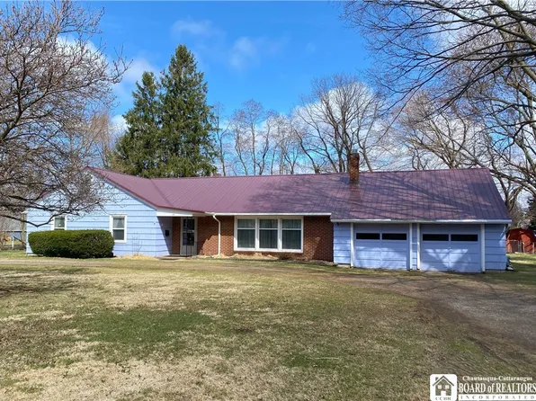 23 Holt St, Westfield, NY 14787