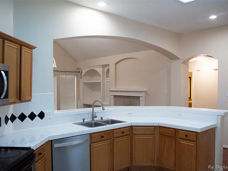4918 Pinder Ln — Photo 8