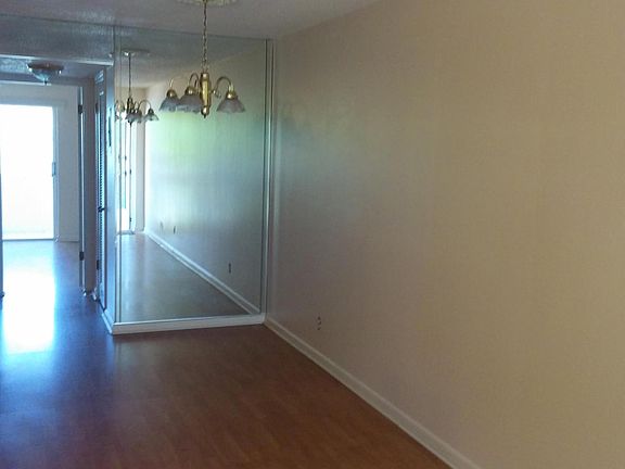 3rd image of 257 Camden K