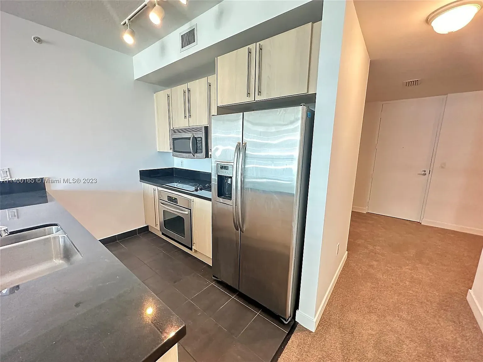 2 bed, 1106 sqft, $3,400 — Photo 1
