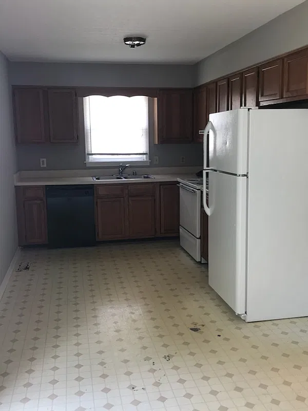3 bed, 1056 sqft, $1,295 — Photo 2
