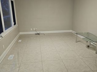 299 W 2nd St, Hamilton, ON L9C 3H1