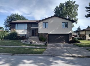 732 E 193rd Pl, Glenwood, IL 60425