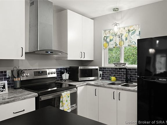 3rd image of 807 Woodland Avenue