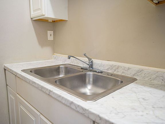 5th image of 571 E Rich St APT 12