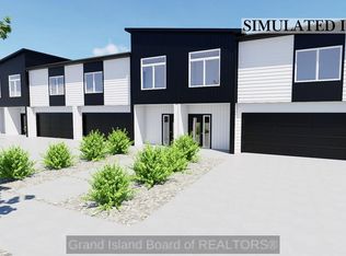 4221 Mitchell Creek Dr, Grand Island, NE 68803