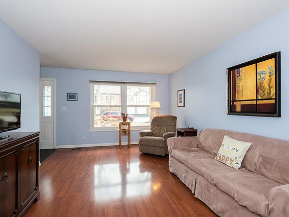 2nd image of 27W302 Melrose Ln #3103