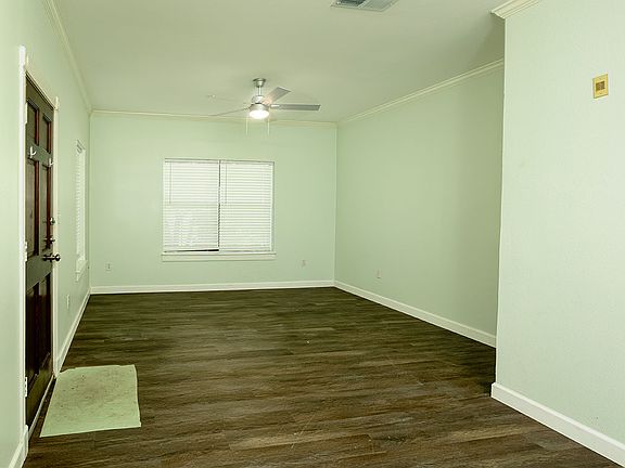 Living area pic 1