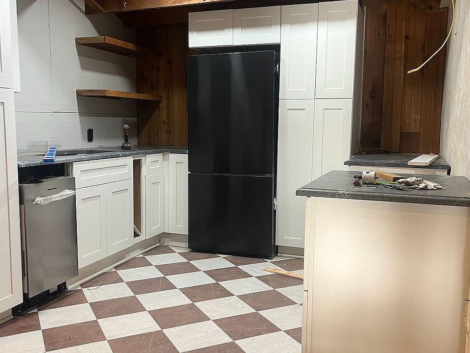 1st image of 113 S Avenue D APT A