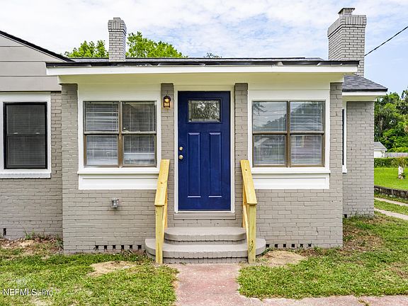 5th image of 255 W 66TH Street