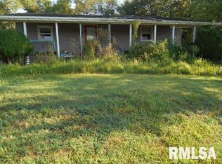 228 Hickory Ave, Hurst, IL 62949
