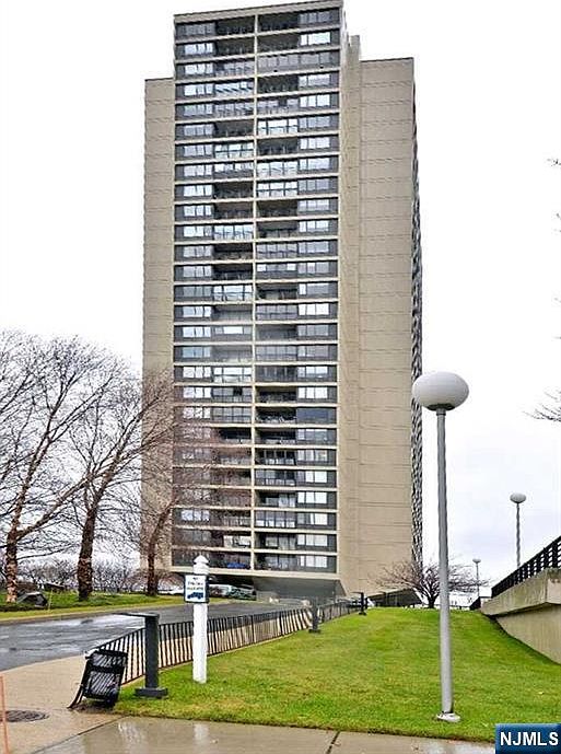 1st image of 5 Horizon Rd APT 203