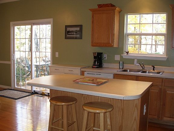 Island/Sliding door to deck