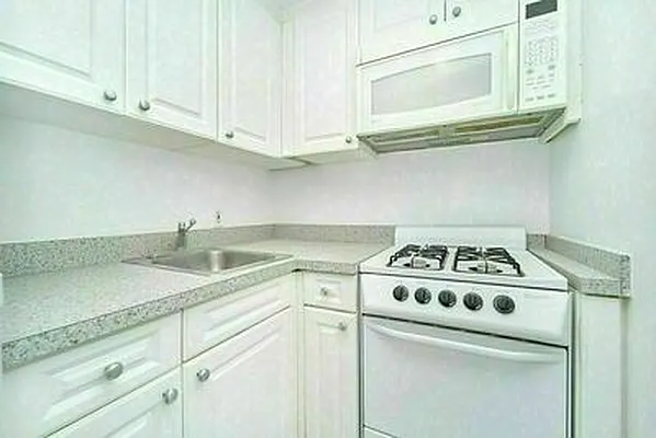 Rented by Living New York | media 13