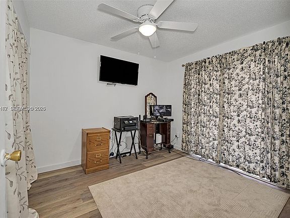 5th image of 1720 SW 84th Ave