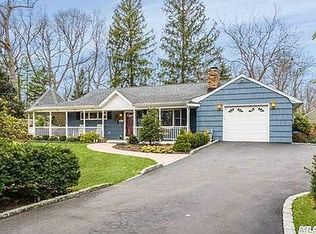 2 Marys Ln, Centerport, NY 11721