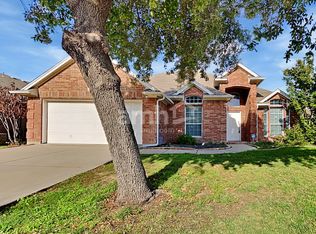 5716 Ozark Dr, Fort Worth, TX 76131