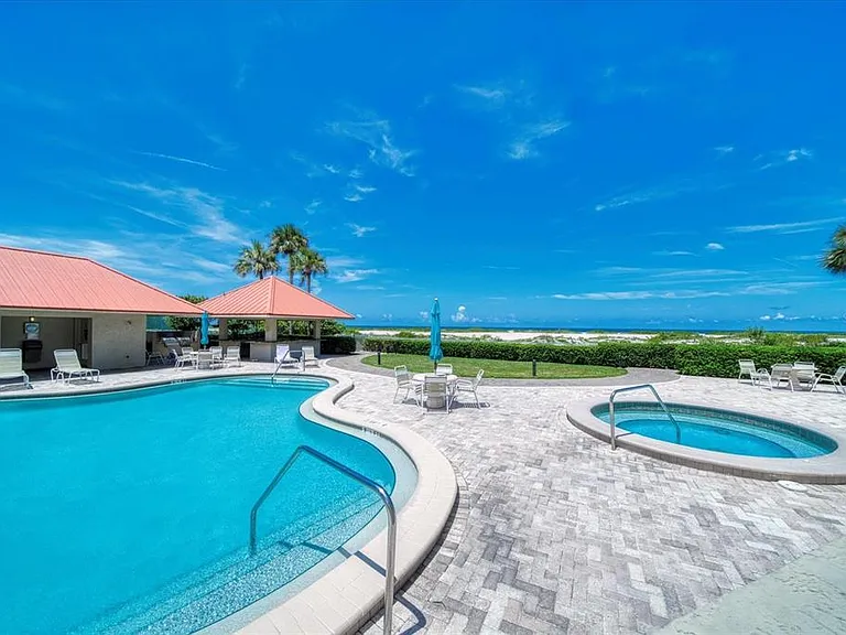 1290 Gulf Blvd #1406 — Photo 4