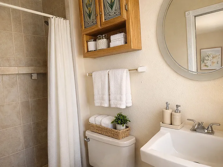 Master Bathroom
Virtual Staging