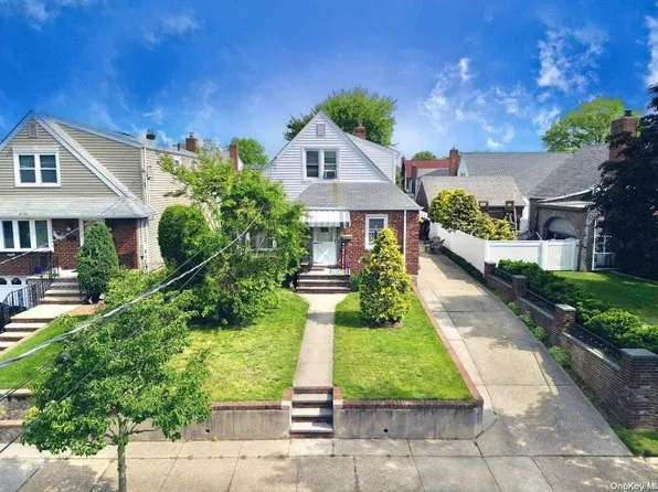 45 Stewart Avenue, Stewart Manor, NY 11530