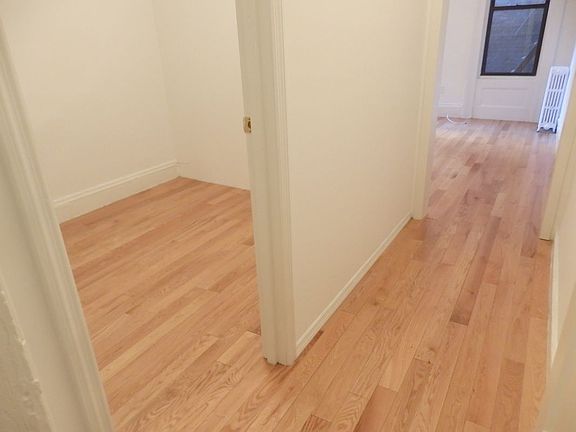3rd image of 500 W 48th St APT 2RS