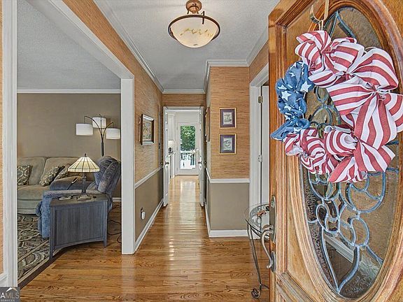 2nd image of 34 Cumberland Dr SE