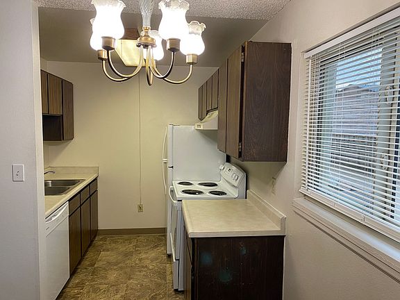 5th image of 3324 Frontier St #6
