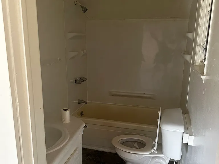 1700 Winslow St #2 — Photo 3