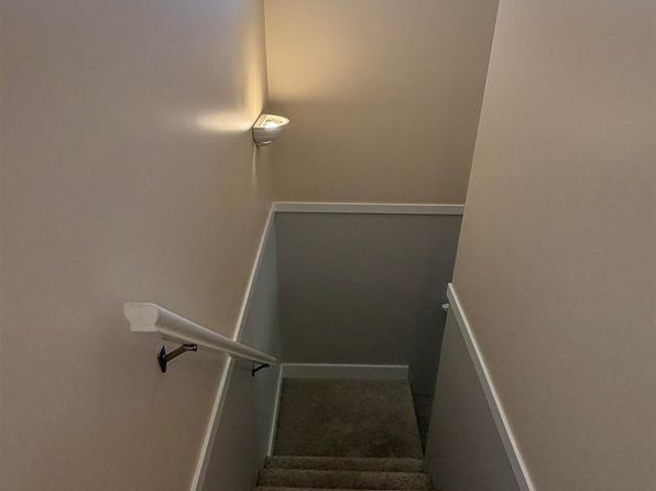3 bedroom rental in Surrey — photo 16