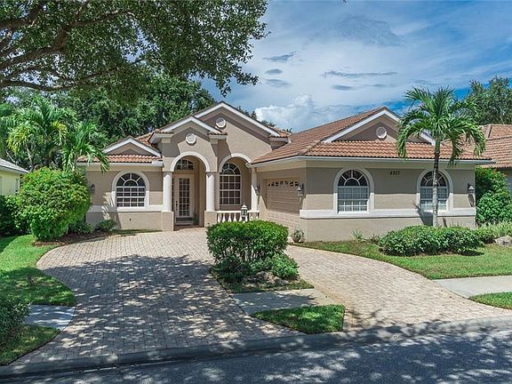 2nd image of 4927 Bella Terra Dr