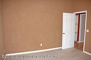5th image of 6824 Glenoak Ln