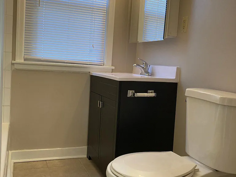 741 Rose Ave E #1 — Photo 8