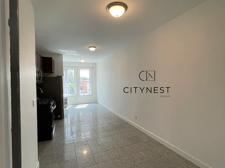 152 9th St #3R — Photo 8
