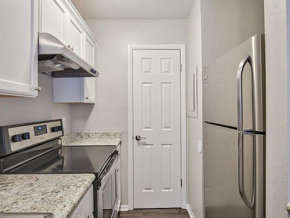4th image of 120 Valencia Dr APT 11