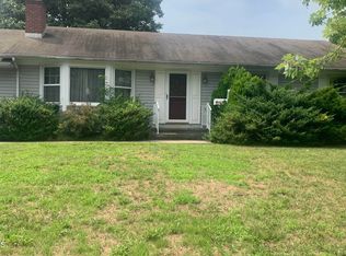 26 Fieldcrest Ln, Brick, NJ 08724