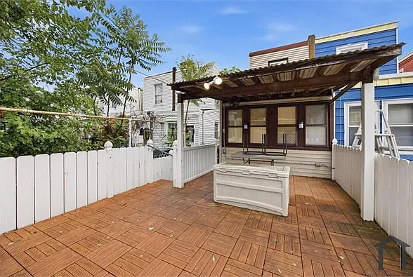 3060 Martha St — Photo 29