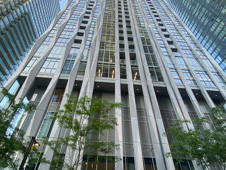 1 Yorkville Ave #2811 — Photo 3
