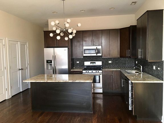 2nd image of 3644 W Montrose Ave APT 2W