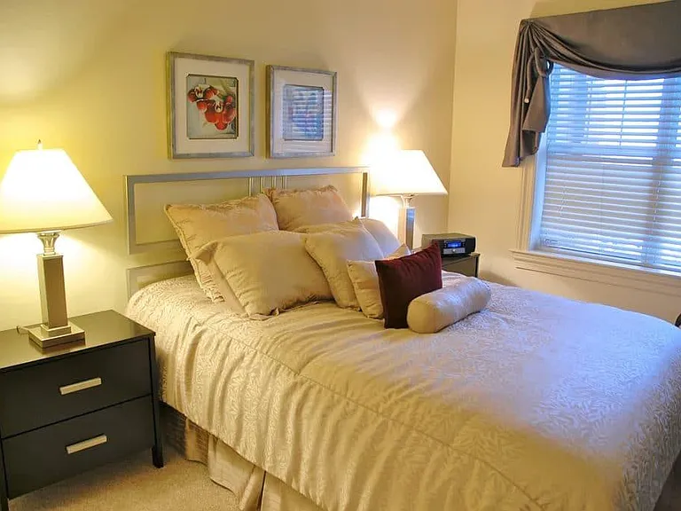 490 Bedford St #225 — Photo 6
