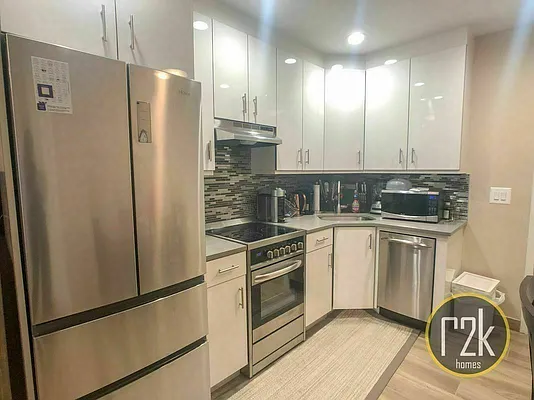 Rented by Realty 2000 Corp | media 3
