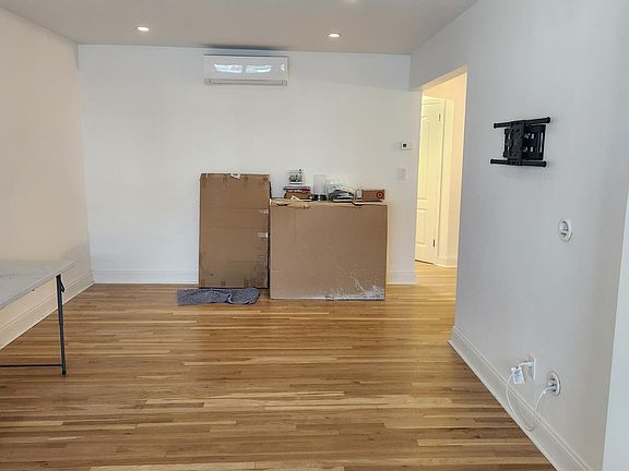 5th image of 6041 75th St Floor 1